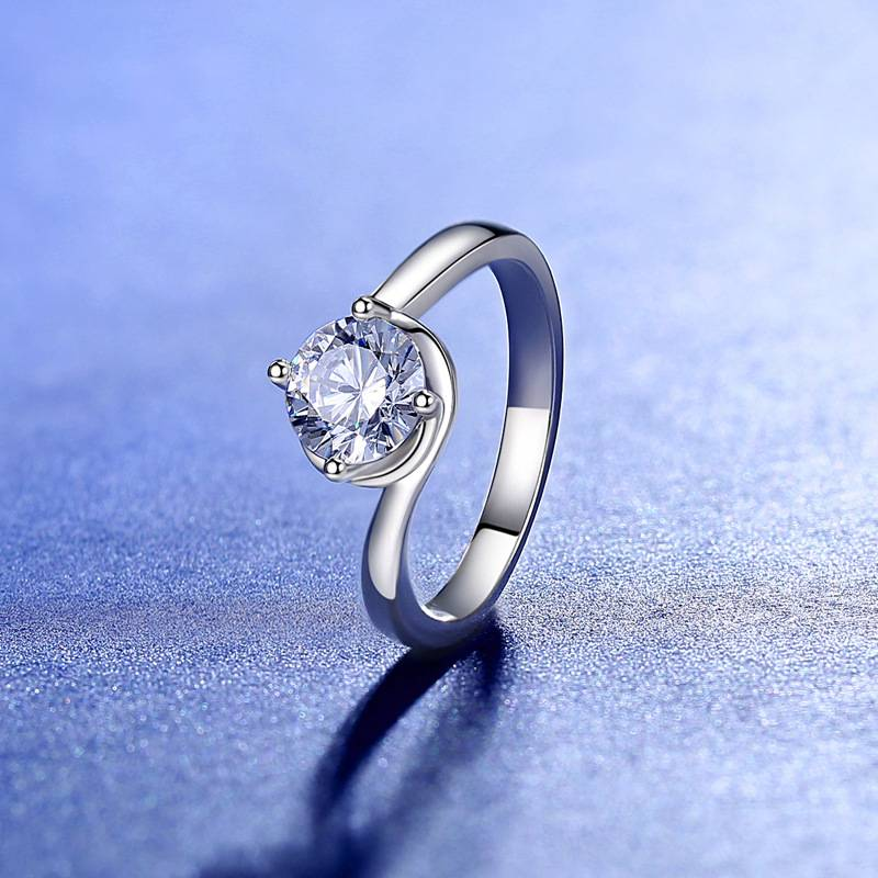 Anello in argento sterling S925 per donna, classico, versatile, temperamento, anello da dito con moissanite a quattro griffe, 1 ct, braccio a torsione_voghion.com
