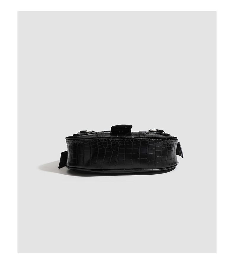 Multifunktionale Motorrad-Schultertasche für Damen, Niet 2025, neue faltige Unterarm-Umhängetasche_voghion.com