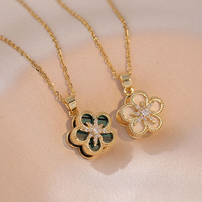 Rotating Snowflake Popular Zircon Temperament Pendant Necklace_voghion.com