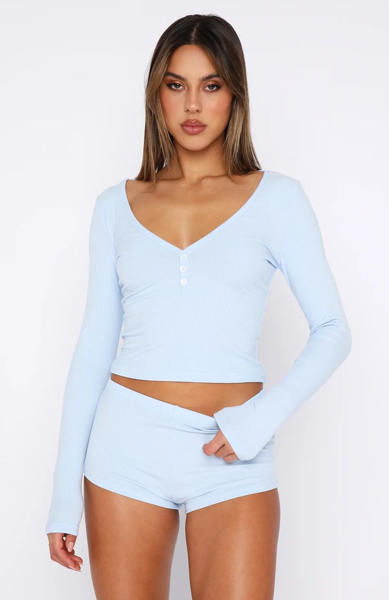 Stylový dámský sexy top s dlouhým rukávem a výstřihem do V, přiléhavý top s hlubokým výstřihem, módní sportovní ultra krátké kraťasy_voghion.com