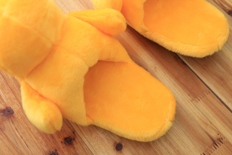 Autumn And Winter Hong Kong Couple Big Slippers Cute Plush Little Yellow Duck Doll Home Bag With Cotton Shoes Wholesale_voghion.com