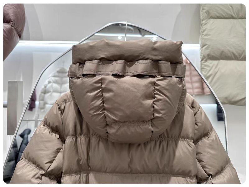 Dames lange gewatteerde jas met witte eendenveren, winterse oversized donsjas met capuchon, taille-definiërende riem, warme jas tot op de knie_voghion.com