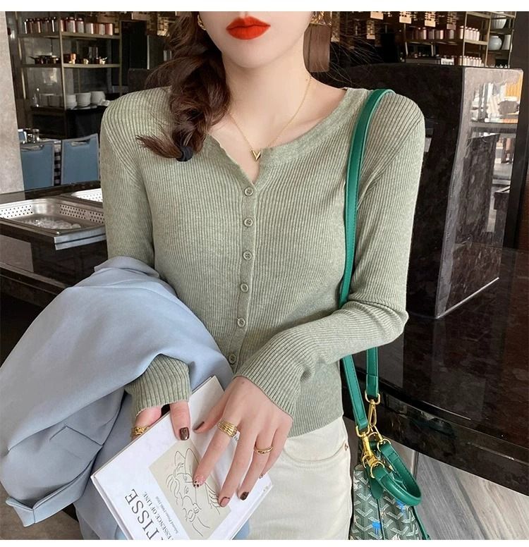 V-neck knitted cardigan, long sleeved soft and sticky sweater jacket, autumn women's 2024 new thin style anti-aging base_voghion.com