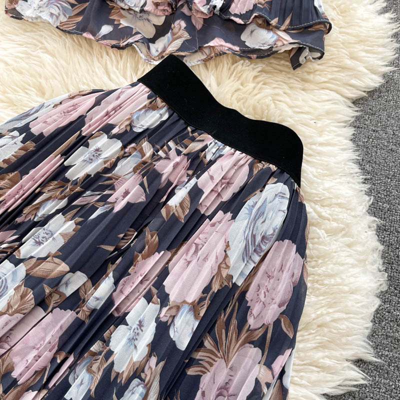 Damen-Urlaubsanzug mit Hosenträgern, kurzes Oberteil für Frauen, schwere Industrie, plissierter Chiffonrock, süßes Blumenmuster, zweiteilig_voghion.com