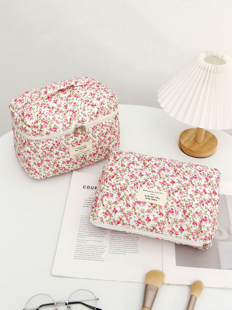 Ins Style Frische und süße Blumen-Make-up-Tasche, süße Kulturtasche für Studenten mit großer Kapazität, tragbare Aufbewahrungstasche für die Hautpflege_voghion.com