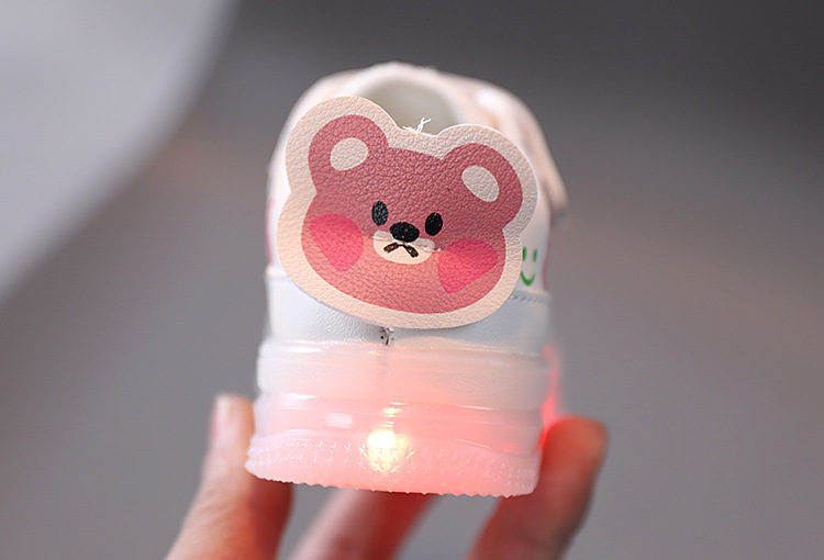 Roupas infantis Primavera e outono tênis de bebê para meninas de 1 a 6 anos 3 meninos sapatos iluminados sapatos para crianças bebês sola macia sapatos brancos da moda_voghion.com