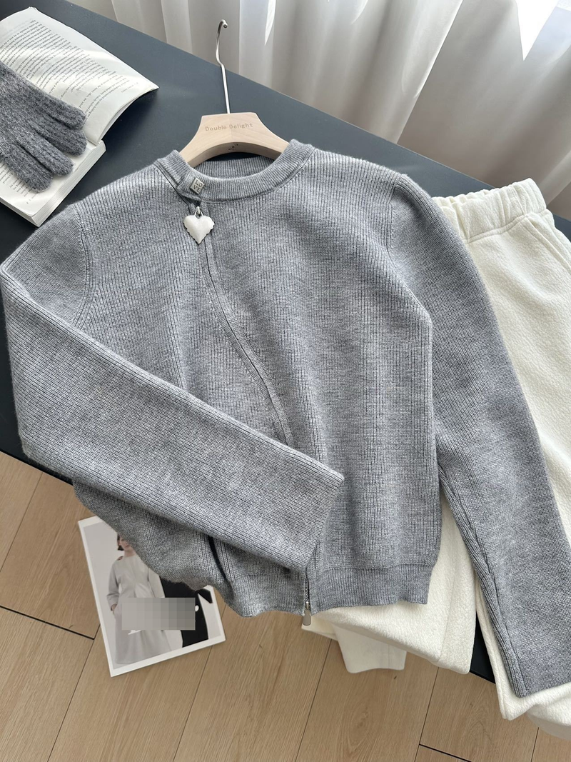 Strickjacke aus Kaschmir-Wollmischung mit herzförmigem Knopf und Doppelreißverschluss, stilvoller grauer Damenpullover für Herbst und Winter_voghion.com