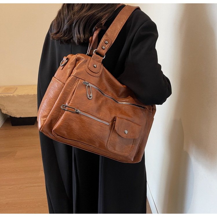 Large Capacity Bag 2023 New Shoulder Crossbody Business Trip Duffle Bag Women's Casual Retro Versatile Handbag Travel Bag_voghion.com