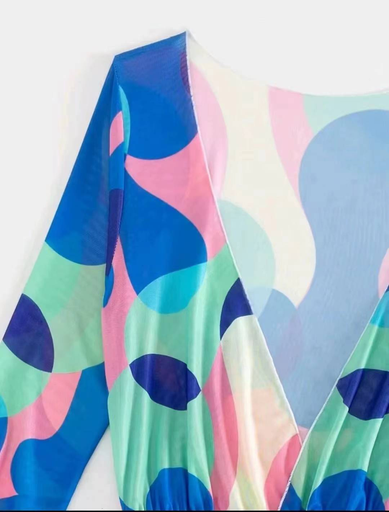 Traje de baño europeo nuevo de tres piezas 2024 Bikini de mujer Bikini de una pieza con manga larga y parte superior de malla_voghion.com