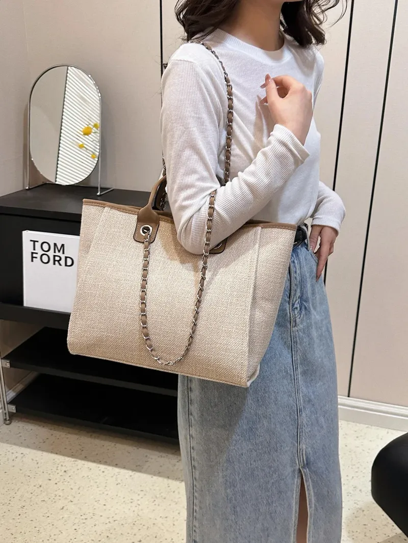 Fashion Simple Canvas Material Large Capacity Chain Zipper Womens Shoulder Tote Bag For Commuter Shopping 240816_voghion.com