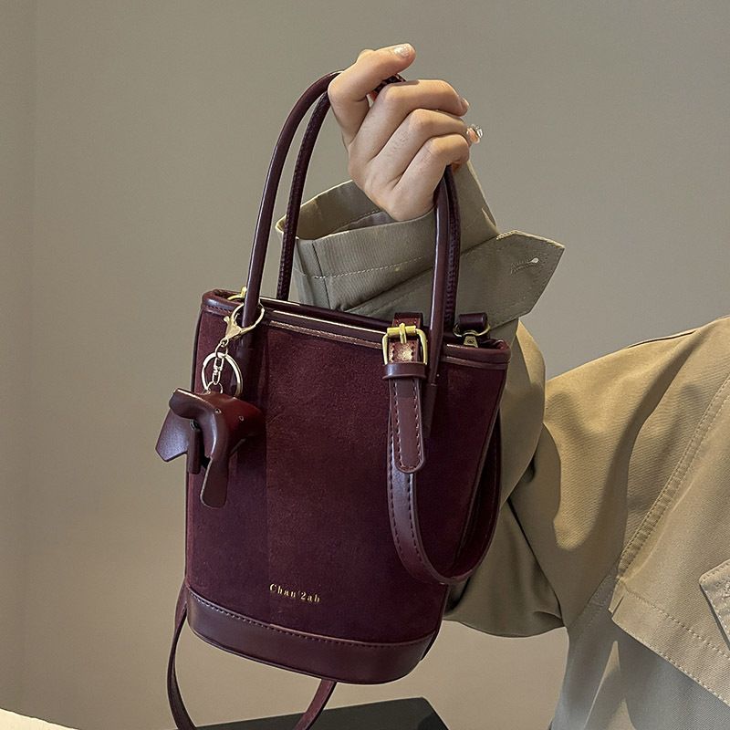 2024 New Trendy Fashion Handbag Single Shoulder Crossbody Women's Large Capacity Bucket Matte Handheld Bag_voghion.com