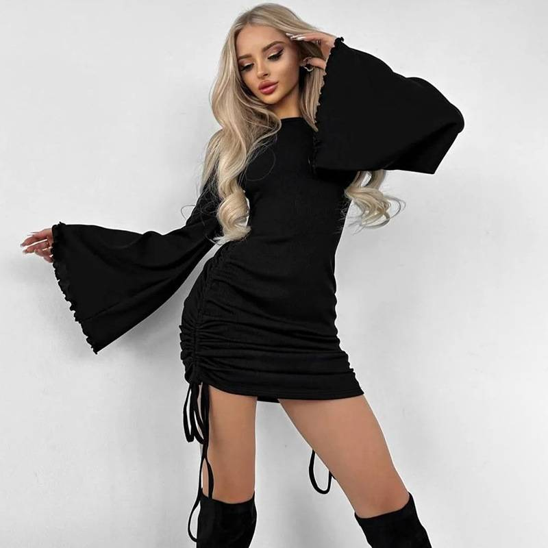 2025 Herbst neue Damenmode einfarbig lange Horn Ärmel Kurzarm Stil würzig Mädchen Kleid_voghion.com