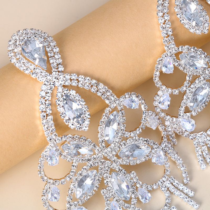 Orecchini a nappa lunga con strass esagerati, fotografia personalizzata e fiore intarsiato di diamanti, di INS Blogger_voghion.com