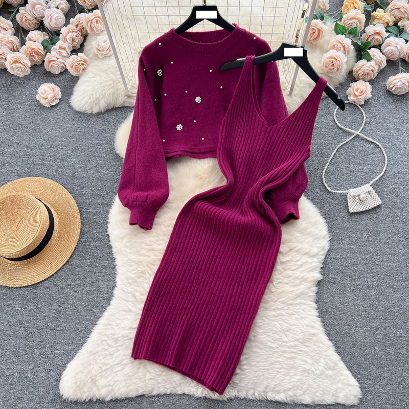 Vêtements pour femmes Costume deux pièces amincissant et réduisant l'âge pour femmes en automne et en hiver, pull court perlé à col rond + robe gilet tricotée à la taille_voghion.com