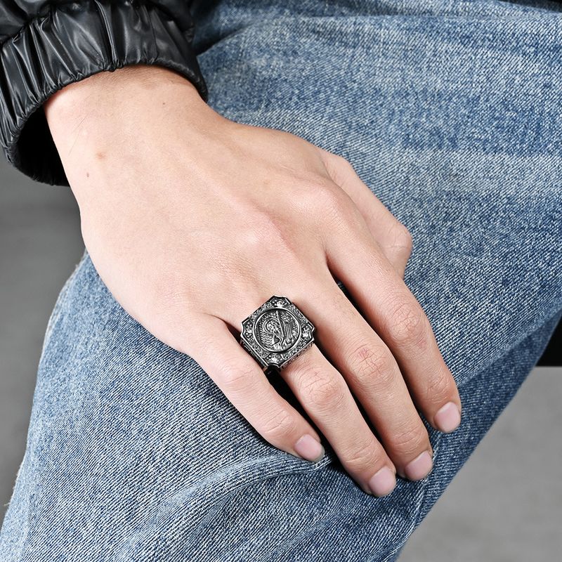 Retro cross portrait ring men's personalized stainless steel ring old hand jewelry_voghion.com