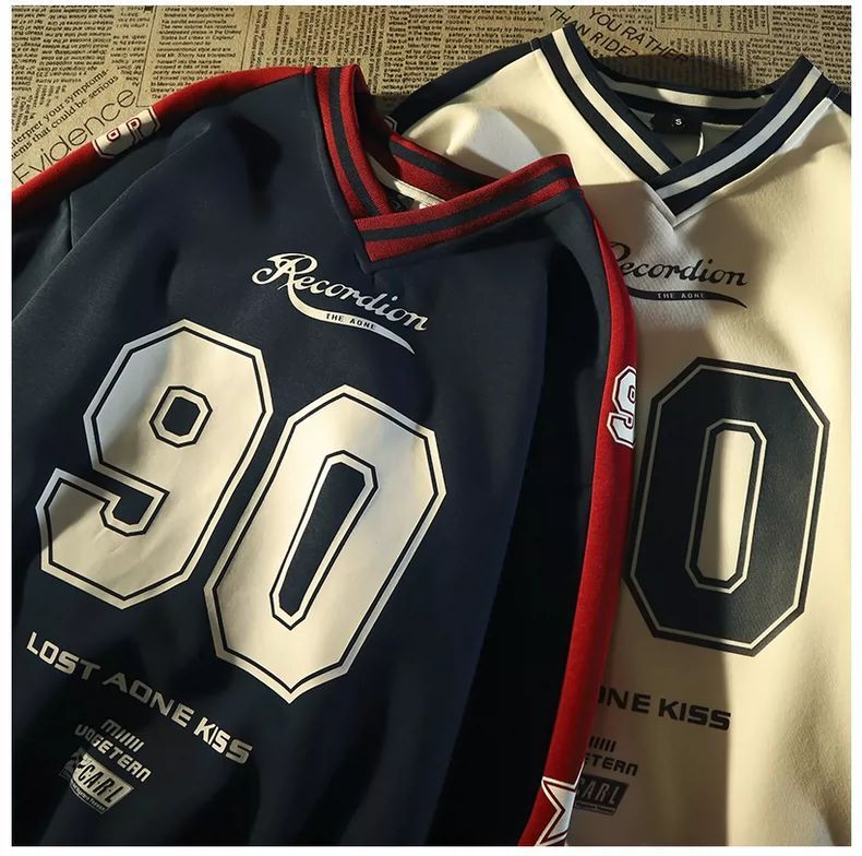 Amerikanischer Fußball-Hoodie mit V-Ausschnitt in Kontrastfarbe für Herren, neues lockeres Sporttrikot für Frühling und Herbst 2024, dünner Windmantel_voghion.com