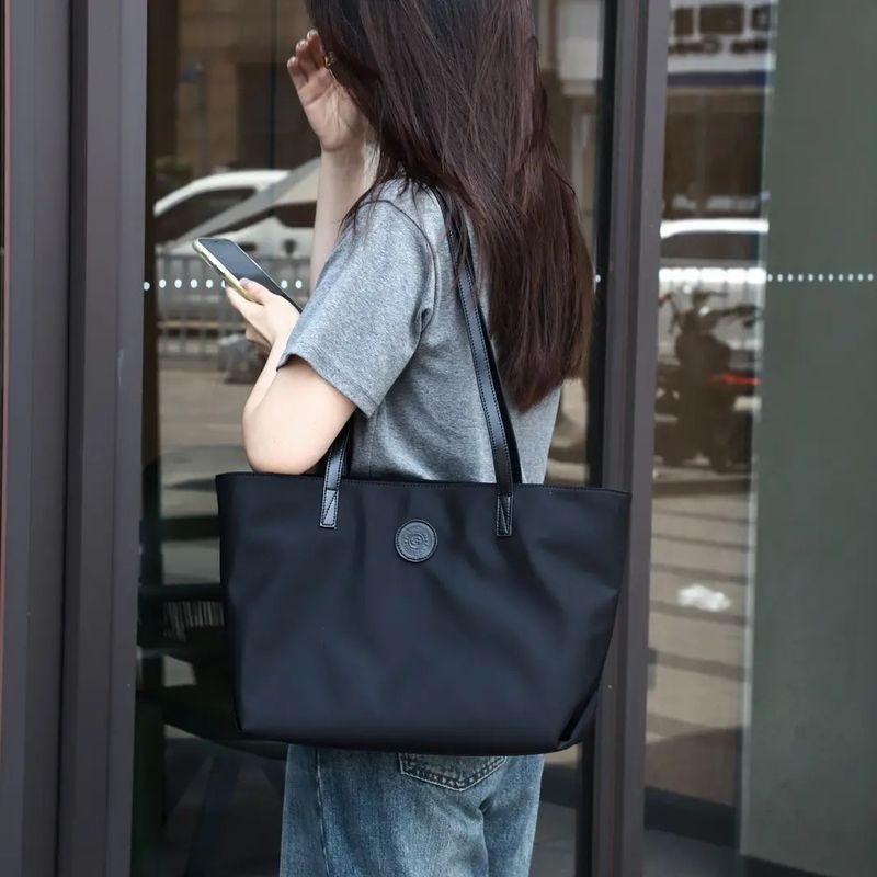 Gofancy Same Style Large Capacity Tote 2025 New Nylon Lightweight Handbag Office Versatile Commuter Bag For Women_voghion.com