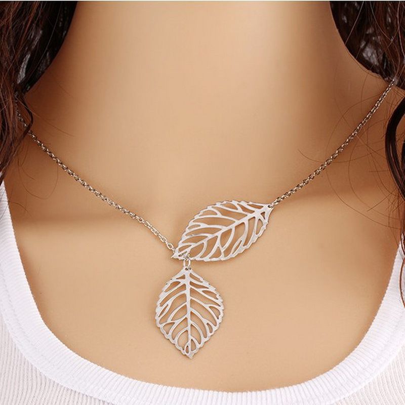 Hot Salg Ny Mode Dobbelte Blade Kvinder Boho Simple Legering Nøgleben Halskæde Blad Vedhæng Halskæder Kraver Tilbehør Smykker_voghion.com
