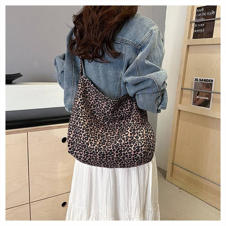 Sac à main imprimé léopard pour femmes, fourre-tout à bandoulière/main de grande capacité, mode européenne et américaine, nouvelle collection 2024_voghion.com