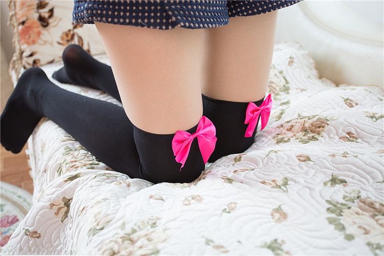 Aksamitne pończochy kokarda kuszące damskie zabawne pończochy japońskie słodkie podkolanówki hurtowo_voghion.com
