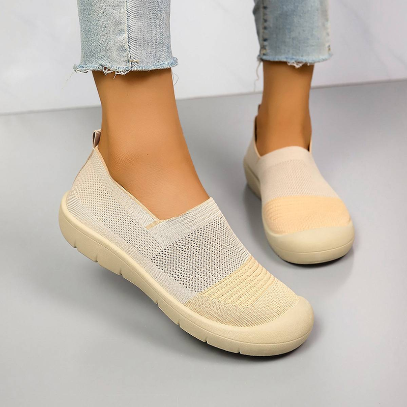 Die neuen flachen, atmungsaktiven Damenschuhe für den Herbst sind rutschfest und bequem für entspanntes Gehen_voghion.com