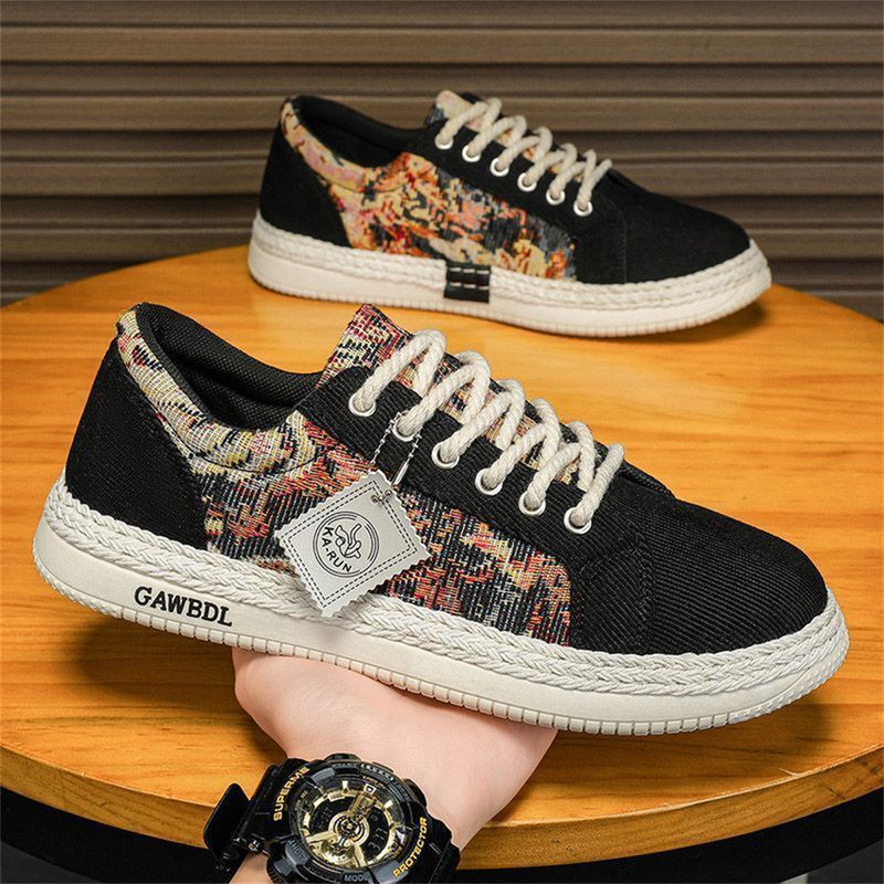 2026 Fashion Sneakers Skateboarding Shoes Youth/Men Low Top Lace-Up Breathable Non-Slip Wear-Resistant Canvas Running Shoes_voghion.com