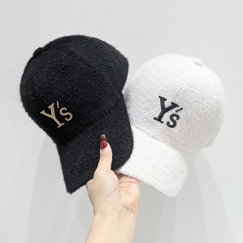 Embroidered letter baseball cap autumn and winter all new face small warm hard cap_voghion.com