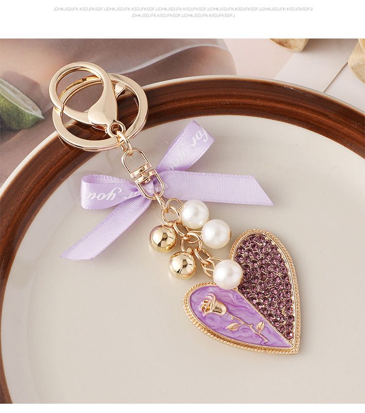Koreanische Version Diamant-besetzte Herz Rose Blume Auto Metall Damen Tasche Anhänger Schlüsselanhänger Kreative Hängende Ornament Geschenk_voghion.com