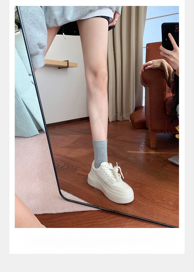 Sneakers casual bianche con suola spessa e lacci da donna_voghion.com