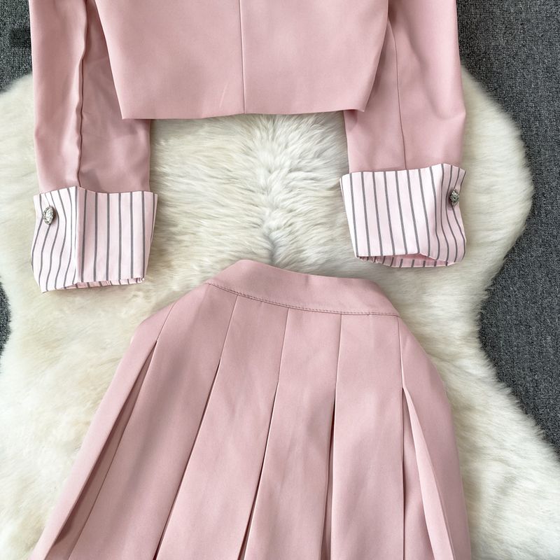 Damenbekleidung Modischer Anzug für Damen, damenhaftes Temperament, gestreifte Anzugjacke mit Spleiß, zweiteiliger Anzug, A-Linien-Rock mit hoher Taille_voghion.com