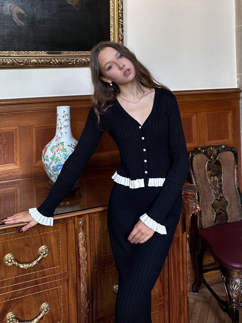 Completo da donna elegante in maglia attillata con volant, due pezzi, elegante alla francese, con orlo a balze, completo da donna autunno inverno_voghion.com