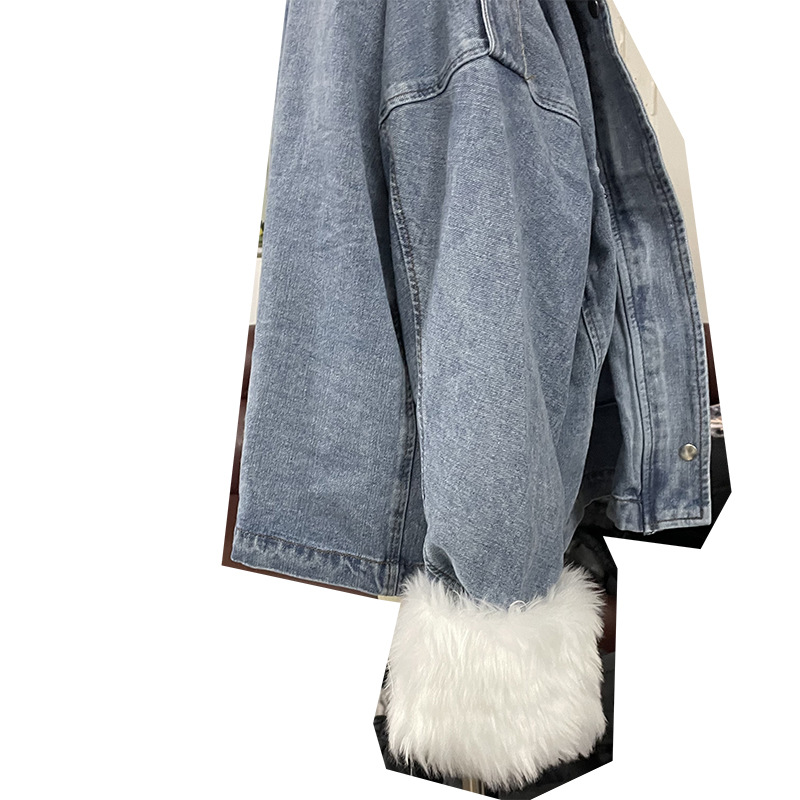 Kurze, verwaschene Pelzjacke aus Denim für Damen in Weiß_voghion.com