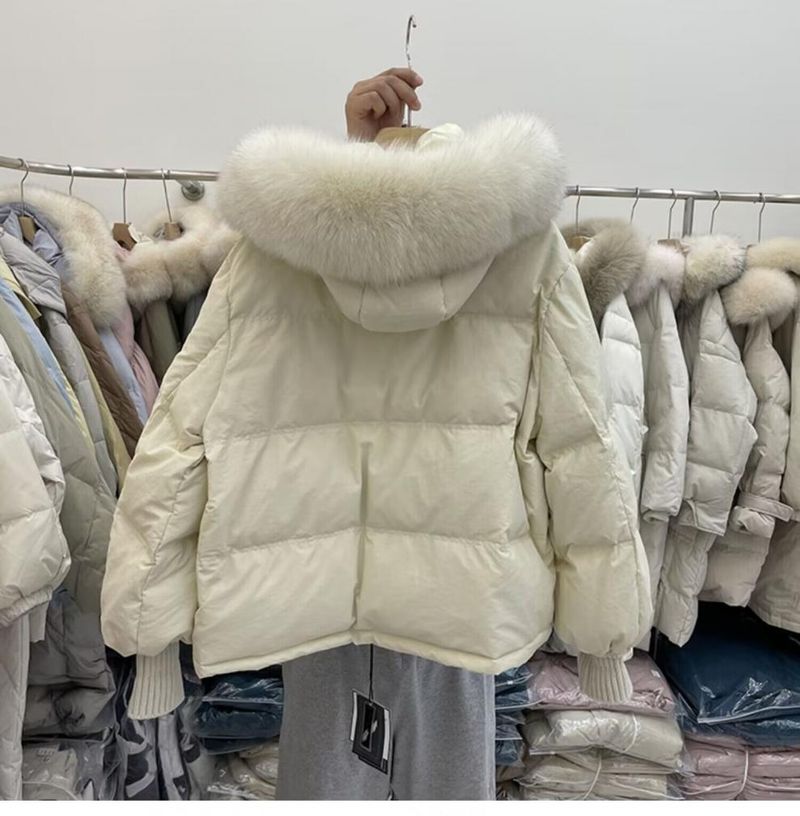 Übergroßer Winter-Puffermantel im koreanischen Stil – Lange Steppjacke mit abnehmbarer Kunstpelzkapuze (S-XL, Schwarz/Creme/Hellblau)_voghion.com