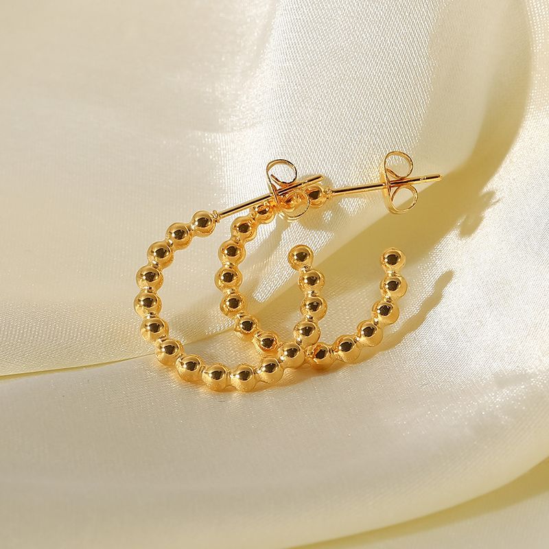 Orecchini alla moda versatili da donna INS di nicchia, piccole perle rotonde dorate in acciaio inossidabile, accessori per orecchini a forma di C_voghion.com