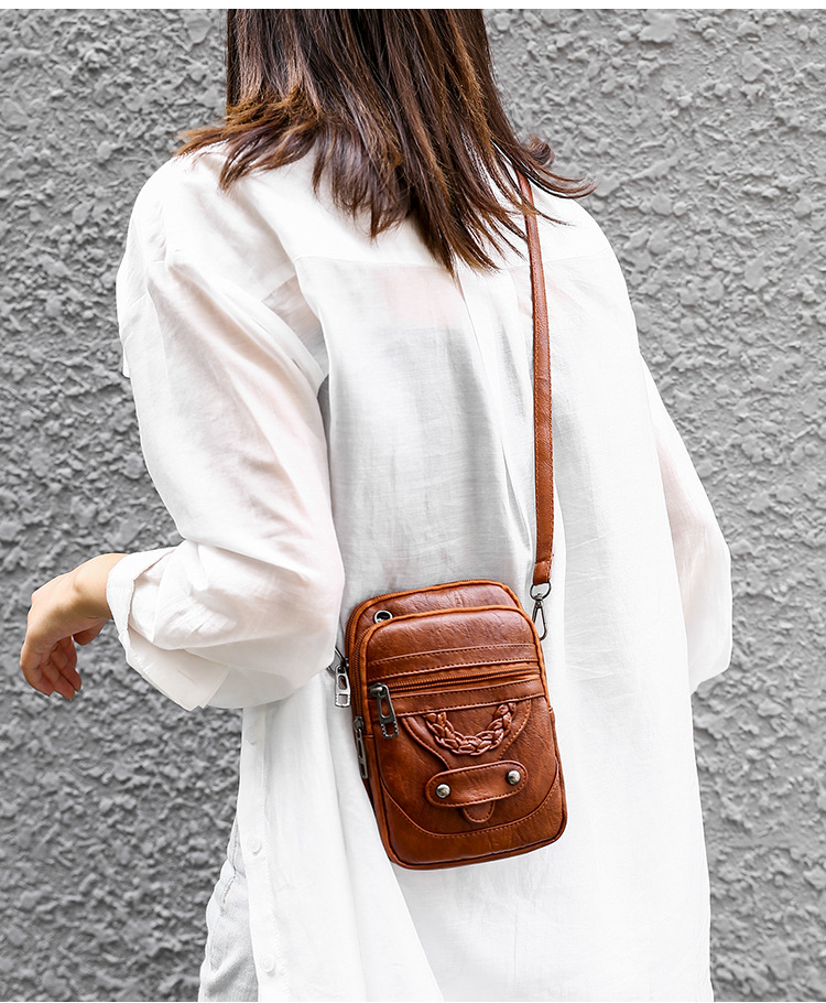 Elegante borsa a tracolla da donna - Piccola borsa a tracolla in morbida pelle PU con dettagli intrecciati e borchie, tasca per telefono e multiscomparto (marrone/nero)_voghion.com