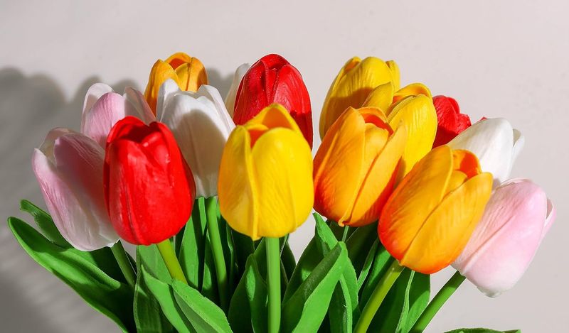 SITUMEIZI Fiori Tulipani Fiori Artificiali in Seta 15 Pezzi Vero Tocco 14" per Bouquet da Sposa Primaverile, Pasqua, Casa, Cucina_voghion.com