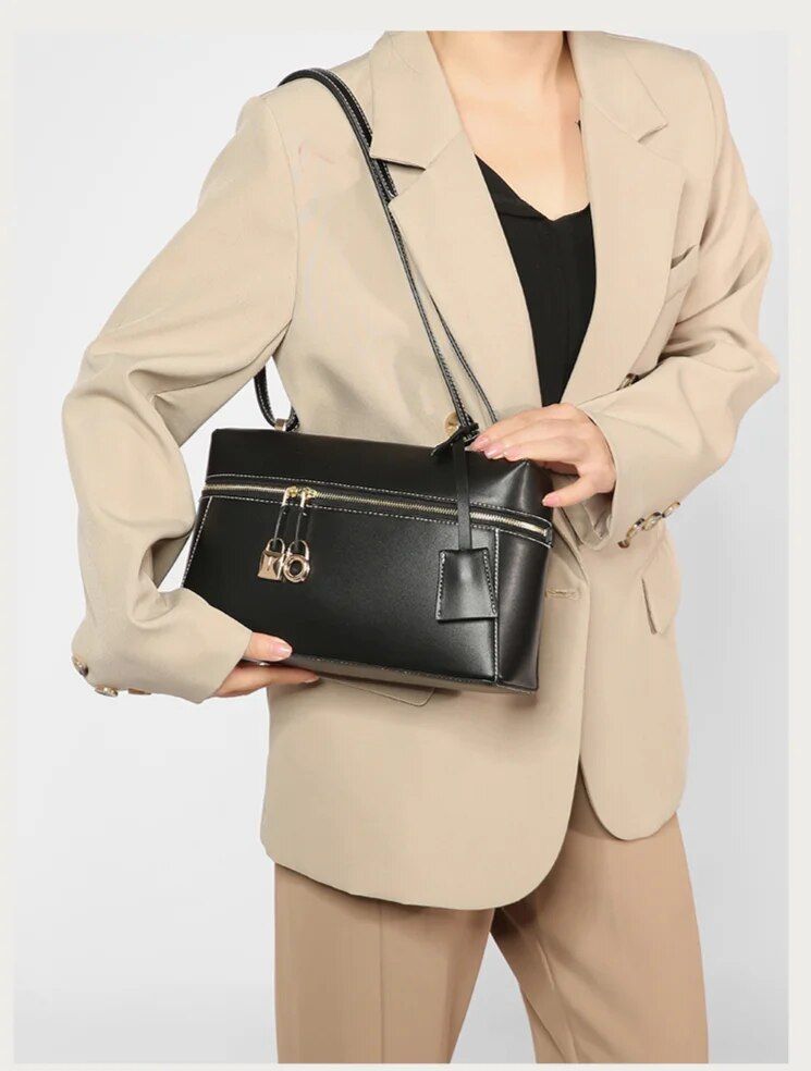 Autumn winter new niche handheld single shoulder diagonal cross lunch box bag LP with the same high-end feeling,_voghion.com