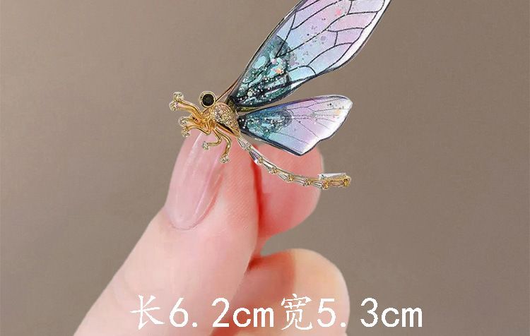 Emerald Butterfly High-End Advanced Sense Pin Exquisite Tassel Dragonfly Metal Brooch Unique Accessory_voghion.com