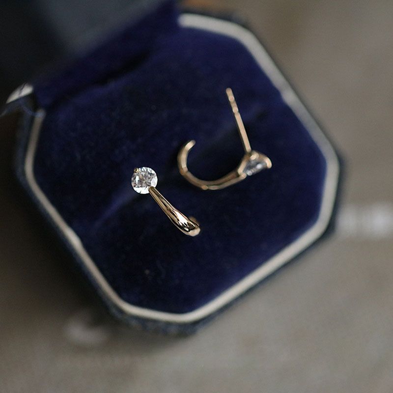 Tichins Cool Style Reines Silber Einzelner Diamant Für Frauen, Einfacher Stil, Gebogenes Zirkon-Set, Vielseitige Ohrringe Und_voghion.com