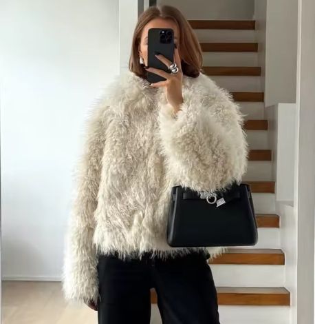 Damenbekleidung Luxus Kunstpelzmantel mit Reverskragen – Langärmlige Winterjacke in Cremeweiß für Damen (Streetwear & Elegante Styles)_voghion.com
