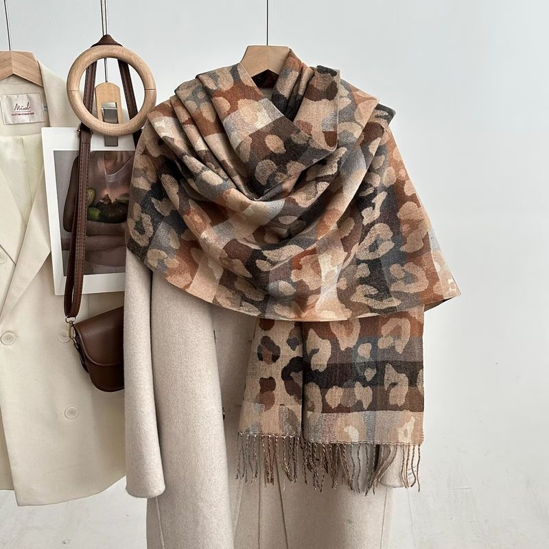 Écharpe léopard transfrontalière, châle d'automne et d'hiver polyvalent, haut de gamme, pompon chaud, écharpe épaisse pour couple, vente en gros_voghion.com