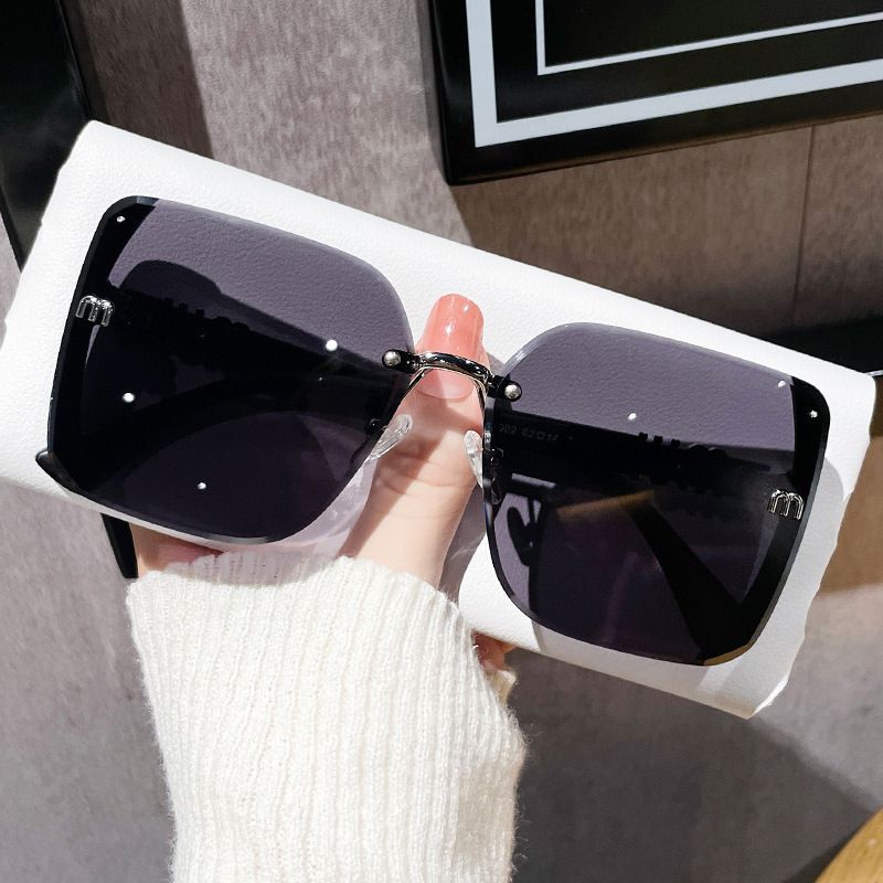 2025 Neue Mode Topaktueller Halbrahmen Hochwertiger Trend Einfache Sonnenbrille Für Frauen Feiner Glitzer_voghion.com