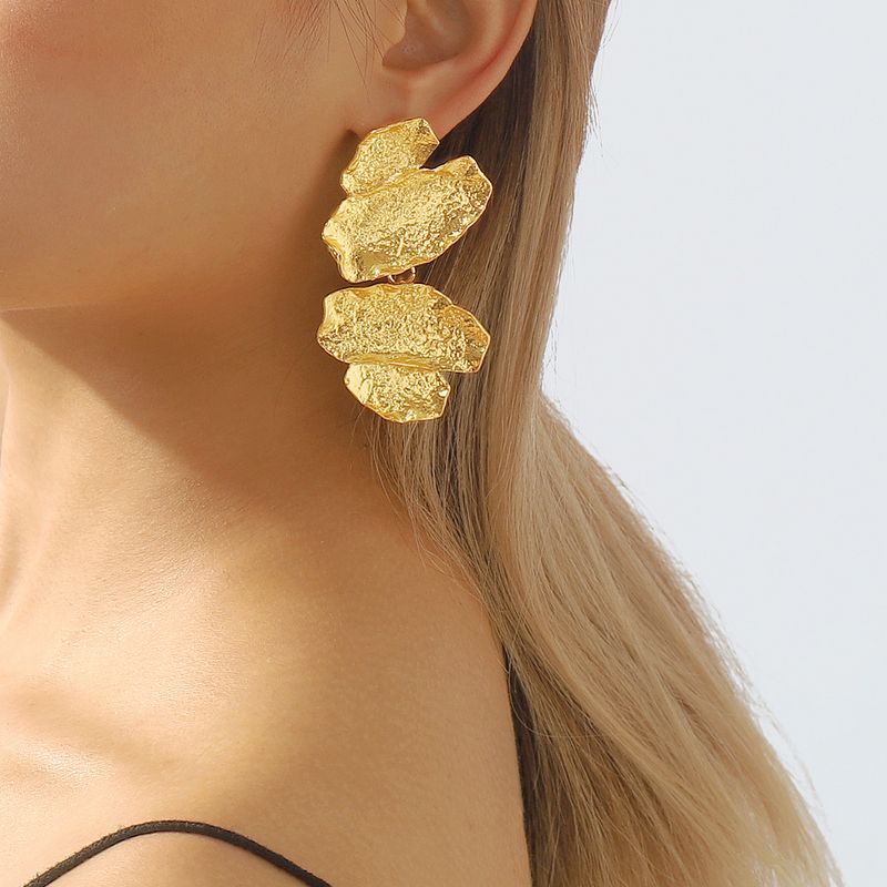 E11756 fashionable irregular niche alloy ZA exaggerated geometric multi-layer splicing earrings_voghion.com