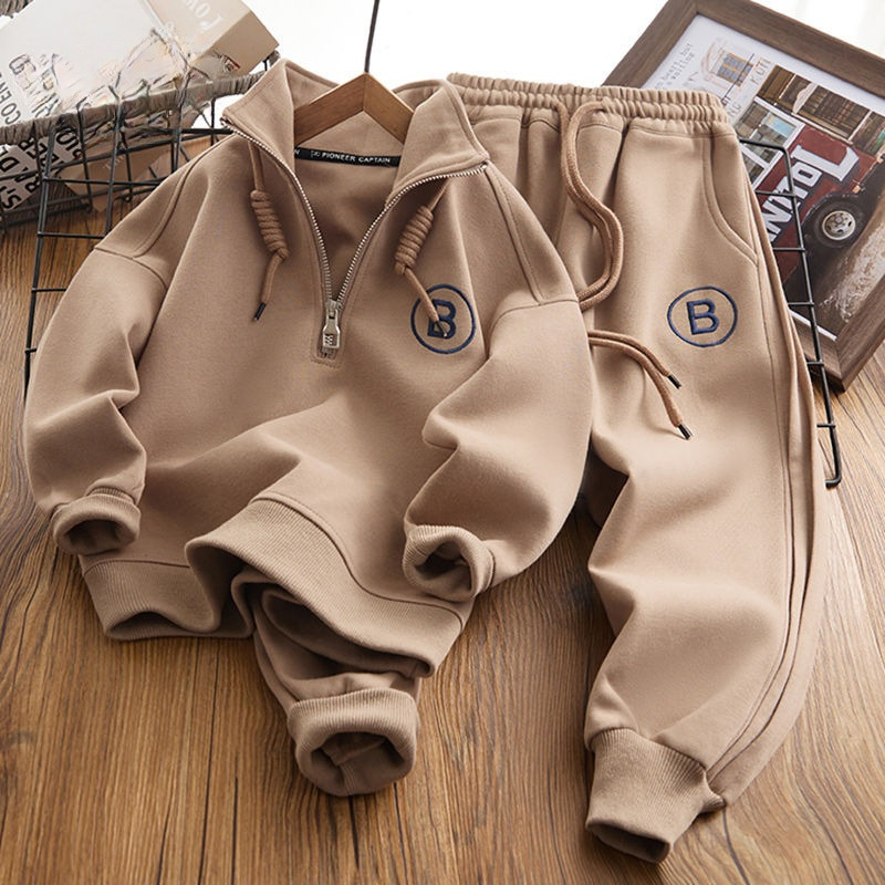 Boys Autumn and Winter New Pi Shuai Sweater and Pants Two Piece Set 2023 Middle and Big Boys Top and Pants Sports Set_voghion.com