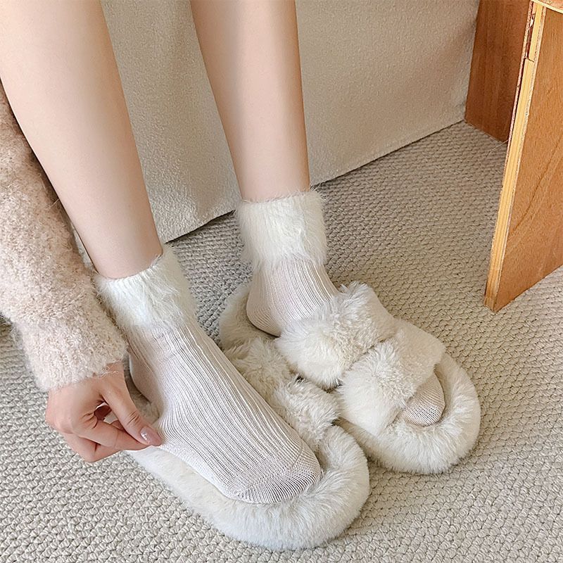 2025 - Calzini pelosi per abbigliamento esterno autunnale e invernale da donna, abbinati a scarpe Burken e calzini a metà polpaccio_voghion.com