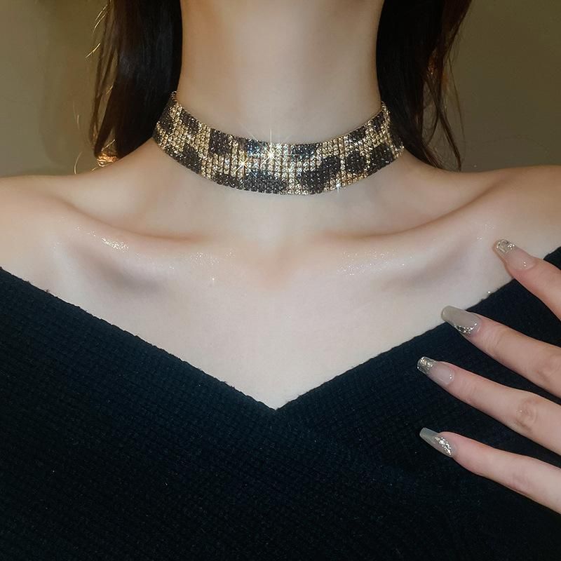 Diamond-encrusted Wide Leopard Print Necklace Bracelet Earrings Set Exaggerated Collarbone Chain Niche High-end Jewelry_voghion.com