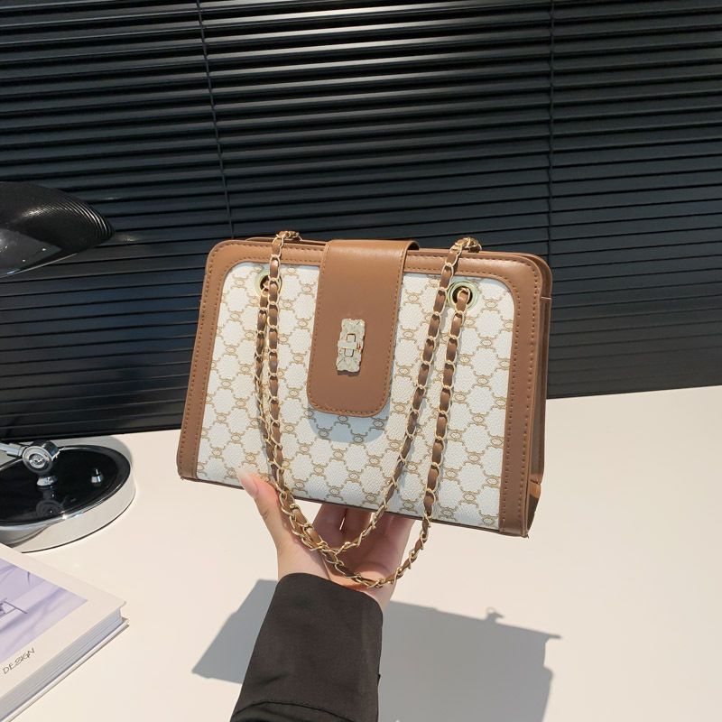 Borsa a tracolla casual elegante e raffinata, piccola, quadrata, da donna, tendenza 2024_voghion.com