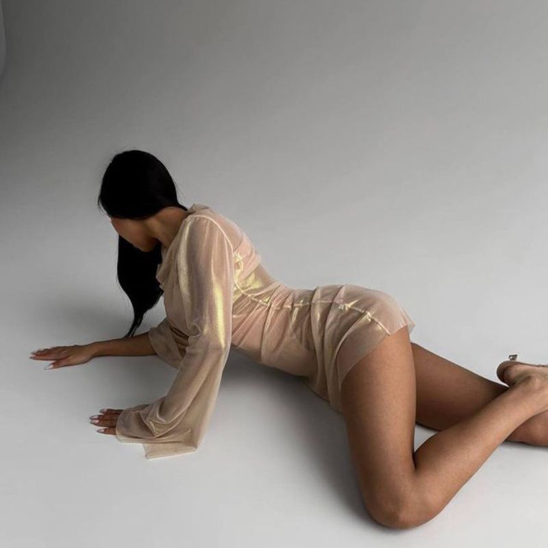 Vestido sexy de manga larga con microcuerno y perspectiva de temperamento a la moda con estampado en caliente de malla de viento y otoño para chica._voghion.com