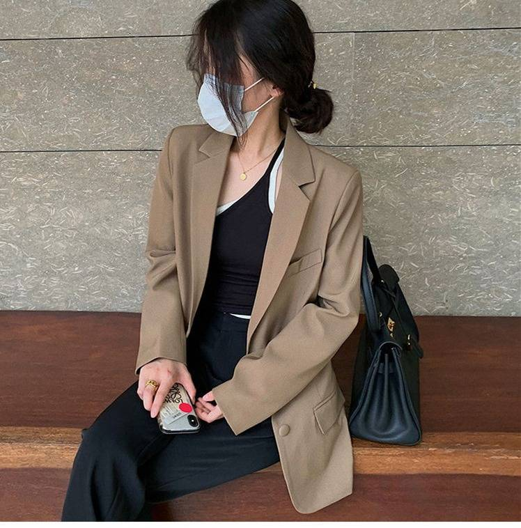 Kadınlar İçin Büyük Boy Blazer – Kore Esintili Günlük Takım Ceket (Bej/Pembe/Siyah/Beyaz) | İşyerinden Hafta Sonuna Kadar Çok Yönlülük_voghion.com