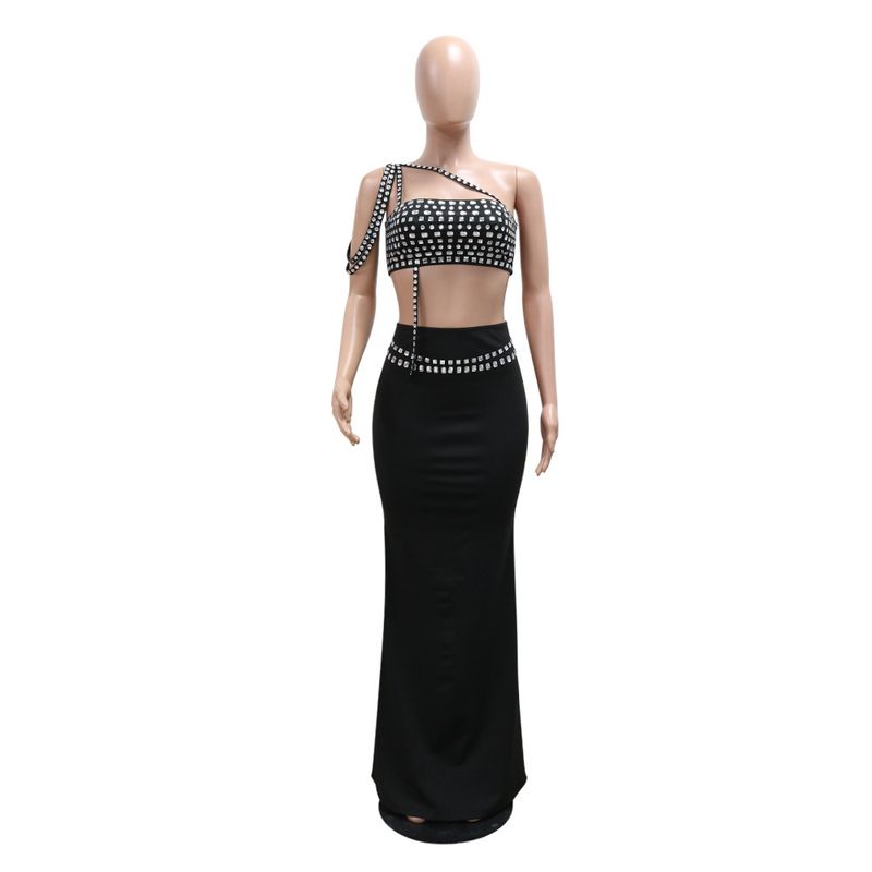 Abbigliamento da donna, nuovo top corto alla moda con diamanti e gonna sottile sui fianchi_voghion.com